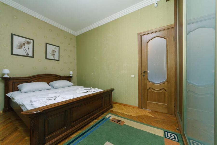 Three-Room Apartments At The Polytechnic Institute Киев Экстерьер фото